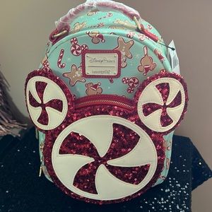 NEW DISNEY PARKS LOUNGEFLY CHRISTMAS BACKPACK 🎒